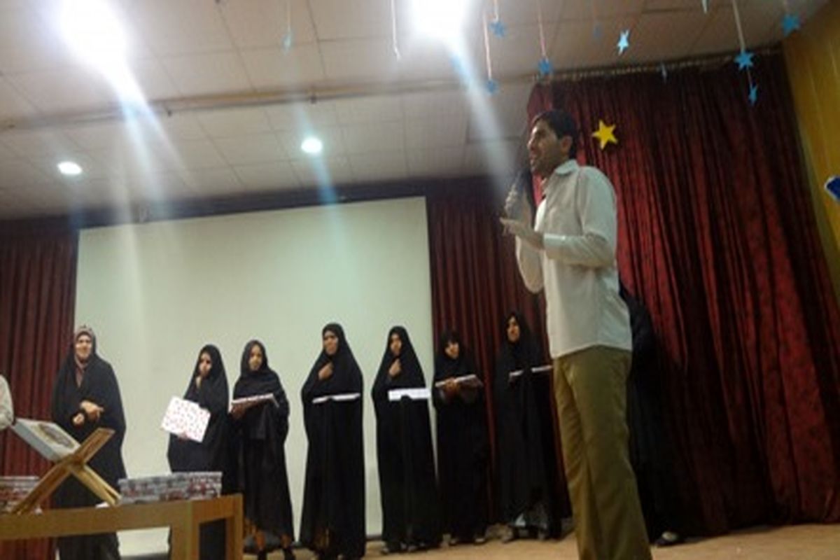 تجلیل دانش آموزان رودانی از، مادران آموزگاران خود
