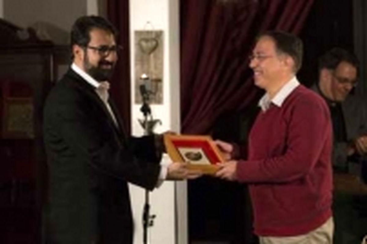 عضو هیئت علمی دانشگاه فردوسی مشهد ، جایزه دانشگر مروج را  دریافت کرد