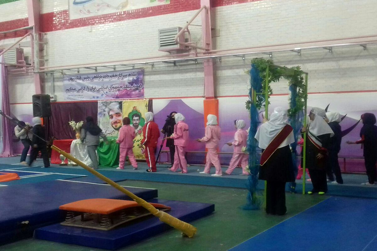 دانش آموزان دختر ورزشکار کشور به شهید حججی وشهید سید محمد حسینی ادای احترام کردند