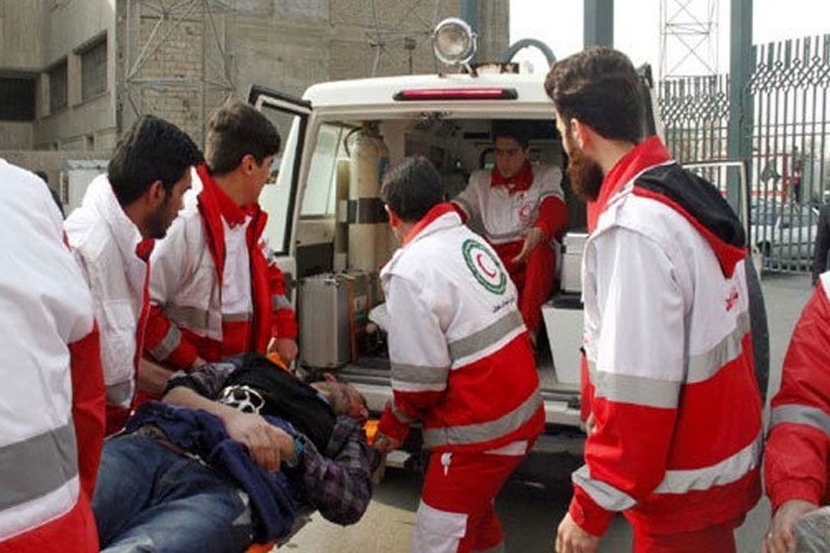 حضور ۶ کد عملیاتی مرکز حوادث دانشگاه علوم پزشکی کرمان در شهر زلزله زده سرپل ذهاب