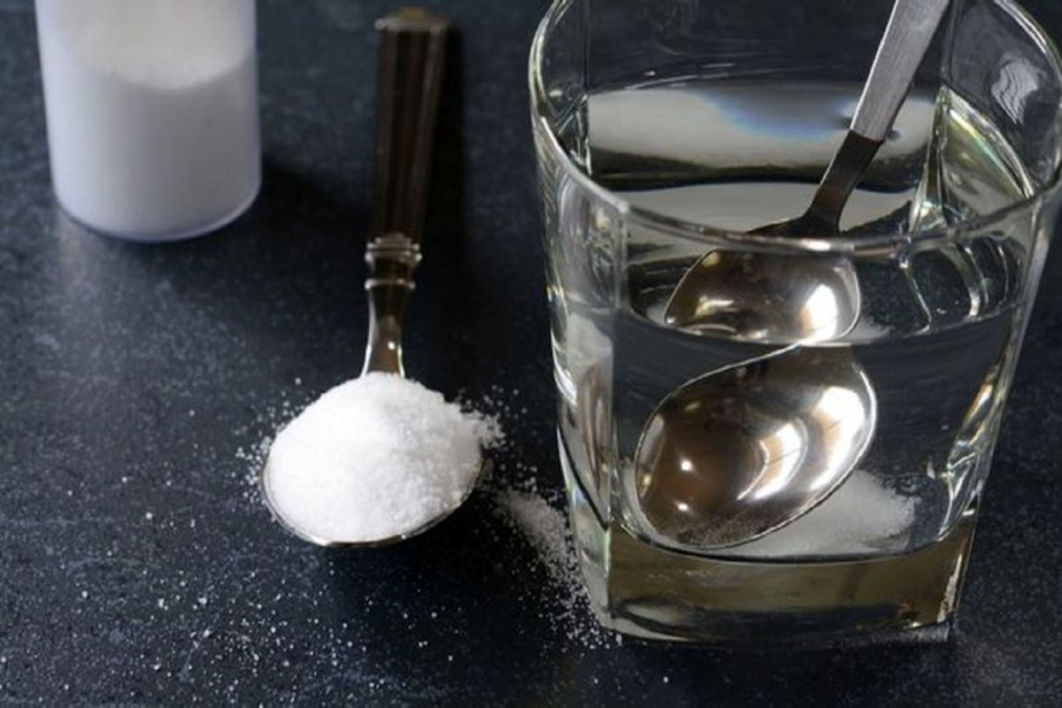 آیا غرغره کردن آب نمک در برابر علائم کرونا موثر است؟