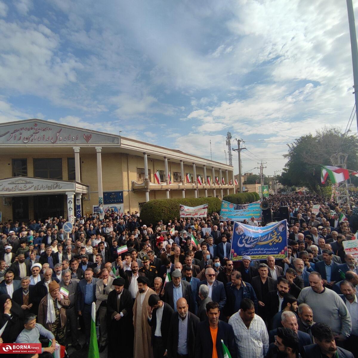 حضور پرشور مردم اندیمشک در راهپیمایی یوم الله 22 بهمن + عکس