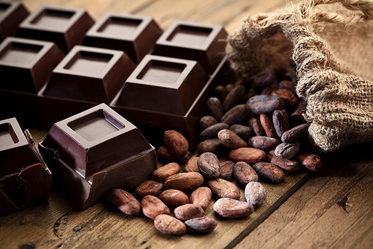 ۷ خاصیت شگفت‌انگیز شکلات تلخ برای سلامتی