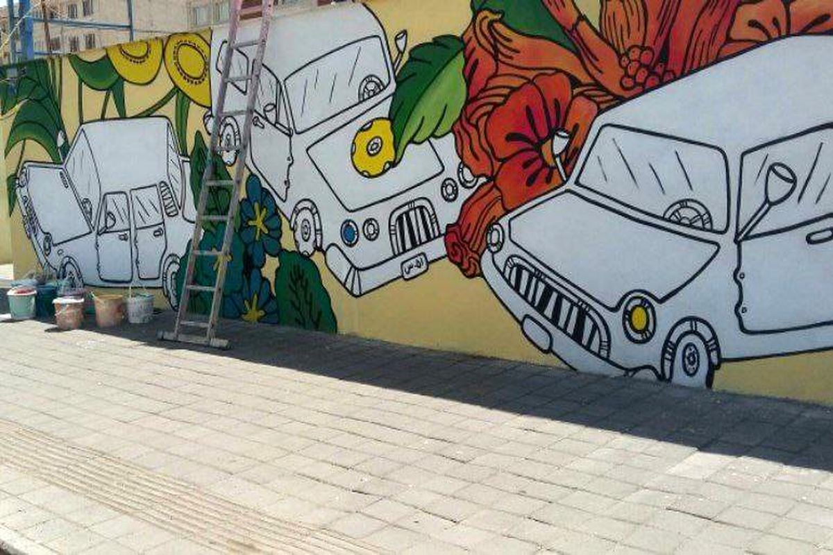 نقاشی های دیواری منطقه ۱۳ تهران مرمت شد