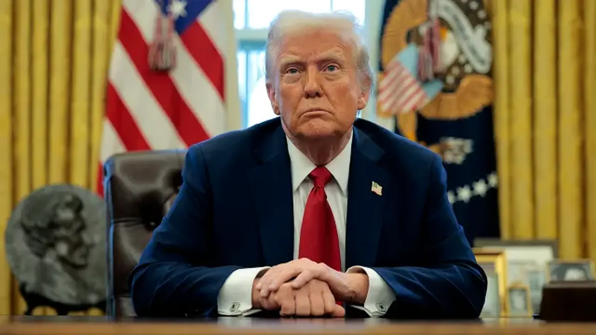 Trump Declares Venezuelan Airspace ‘Closed,’ Fueling Fears of Imminent Air Strike