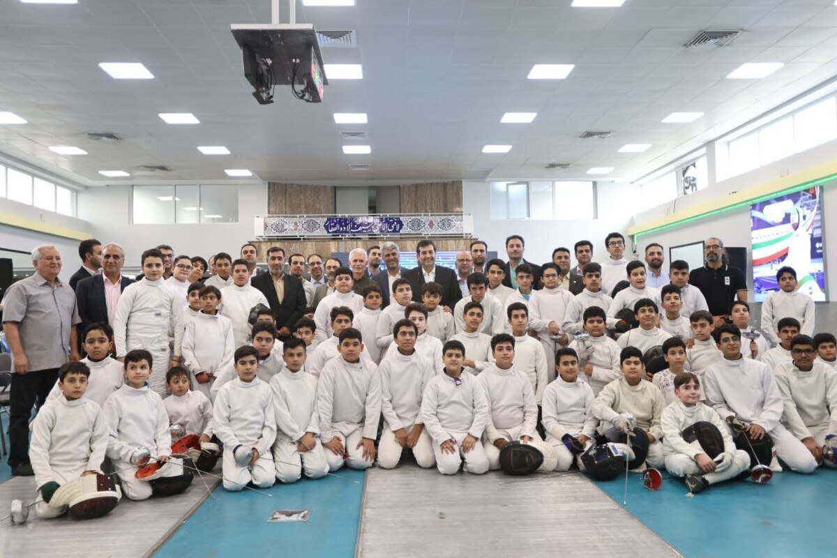 Iran Opens National Fencing Training Camp with Sports Minister in Attendance
