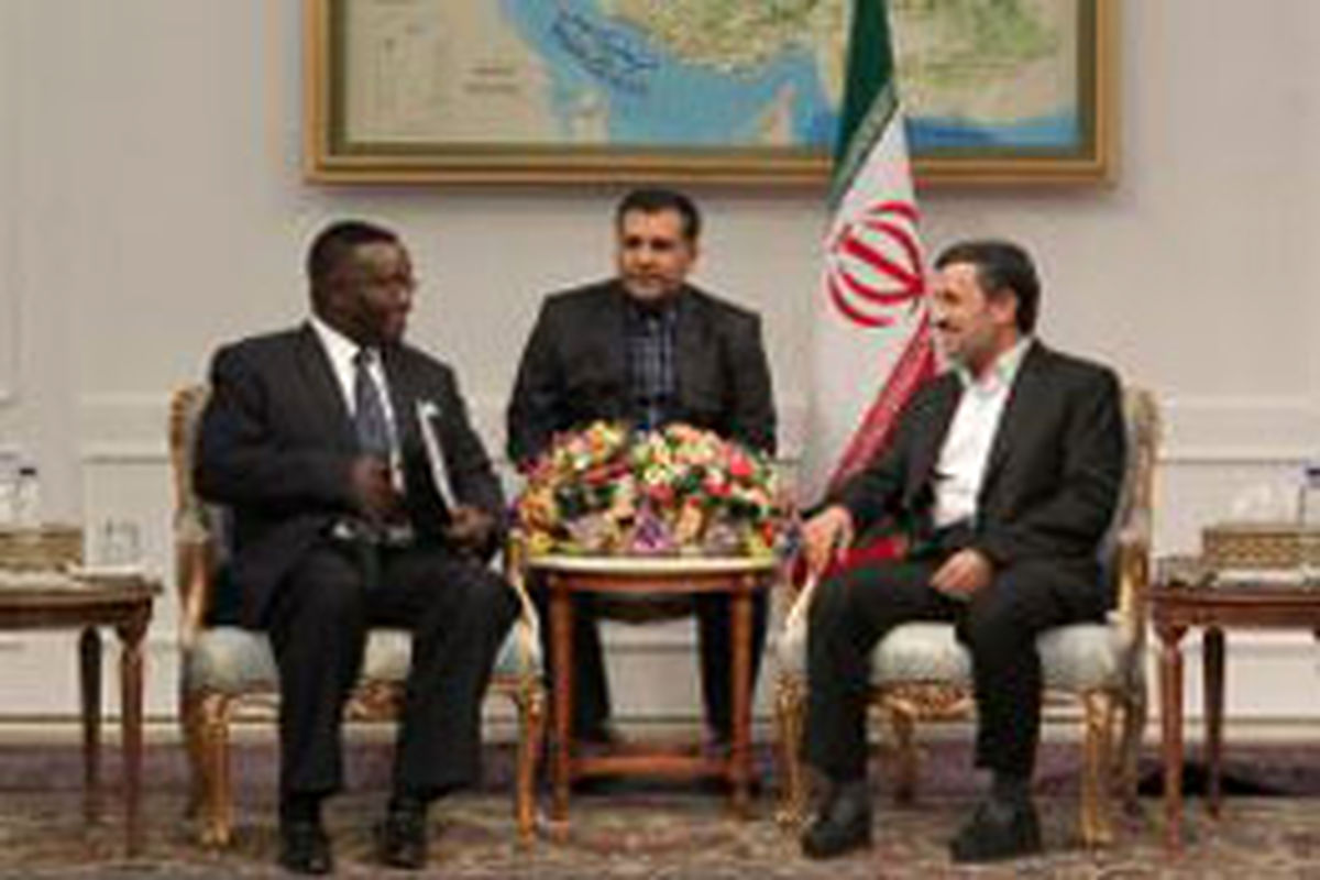 تاکید دکتر احمدی‌نژاد بر گسترش روابط همه جانبه میان ایران و آفریقای مرکزی