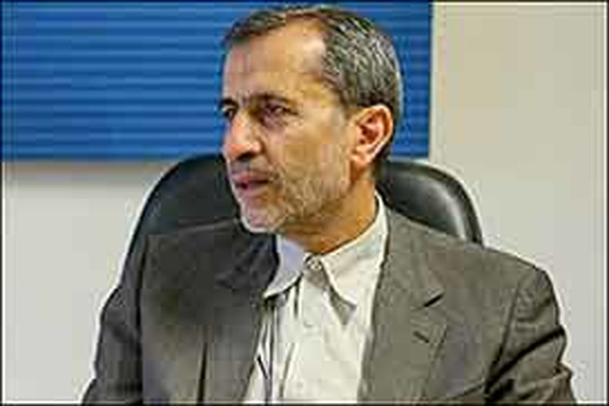 احتمال حذف یا جایگزینی جوایز احمدی‌نژاد به دانشجویان نمونه/استعفا نمی‌دهم