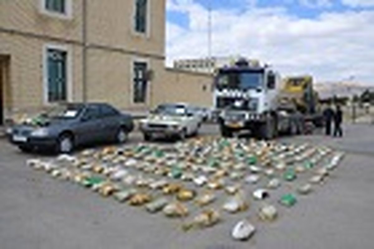 یک تن مواد مخدر در عملیات پلیس فارس کشف شد
