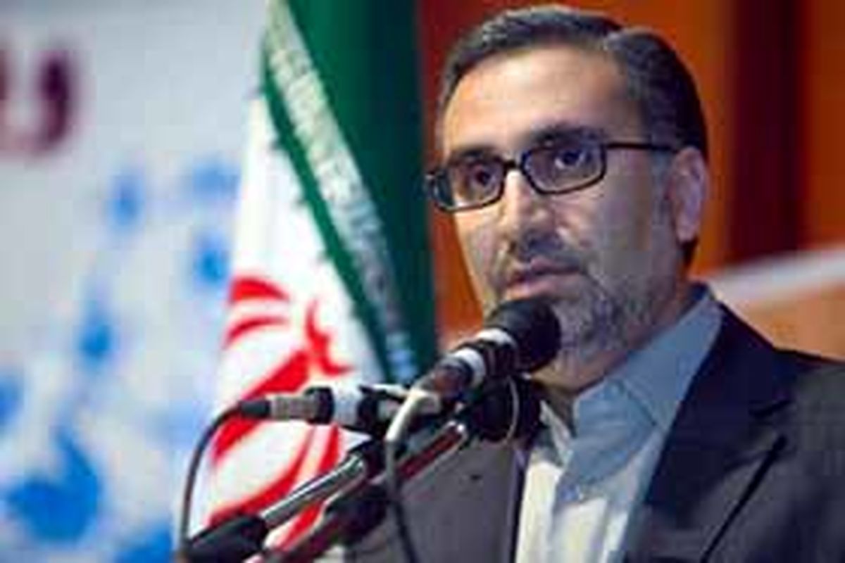 سبک عزیزی تاثیر در ادبیات معاصر داشته است