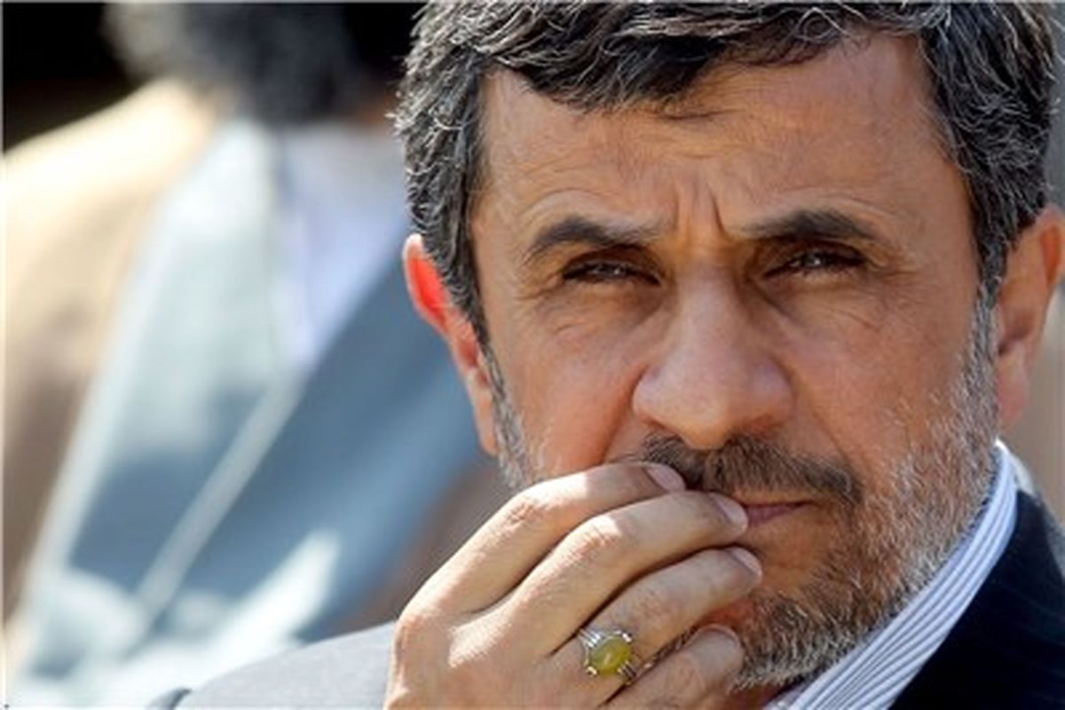هدیه غیر قانونی احمدی نژاد به یک ورزشکار