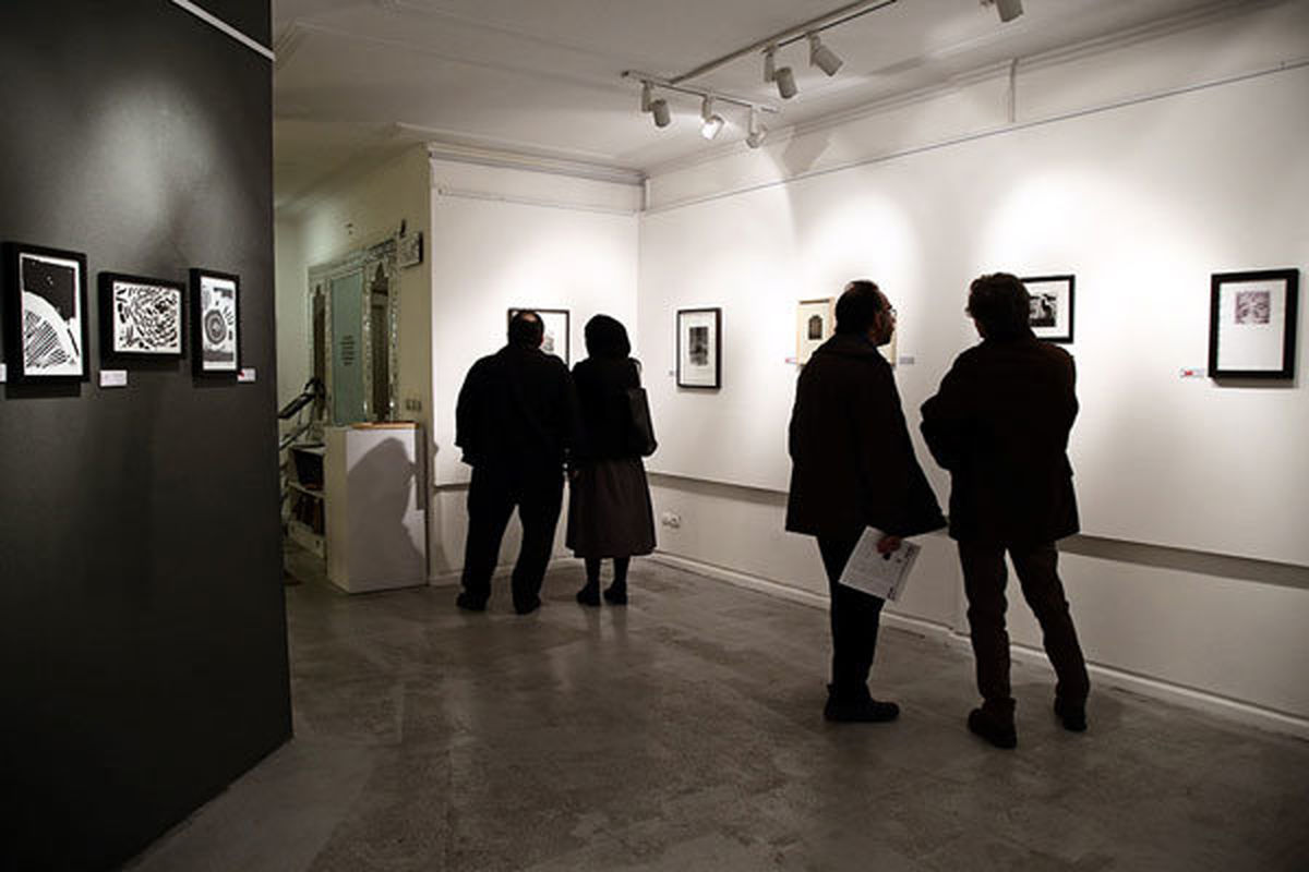 نمایشگاهی از ۳۵ اثر نگارگری در یک گالری