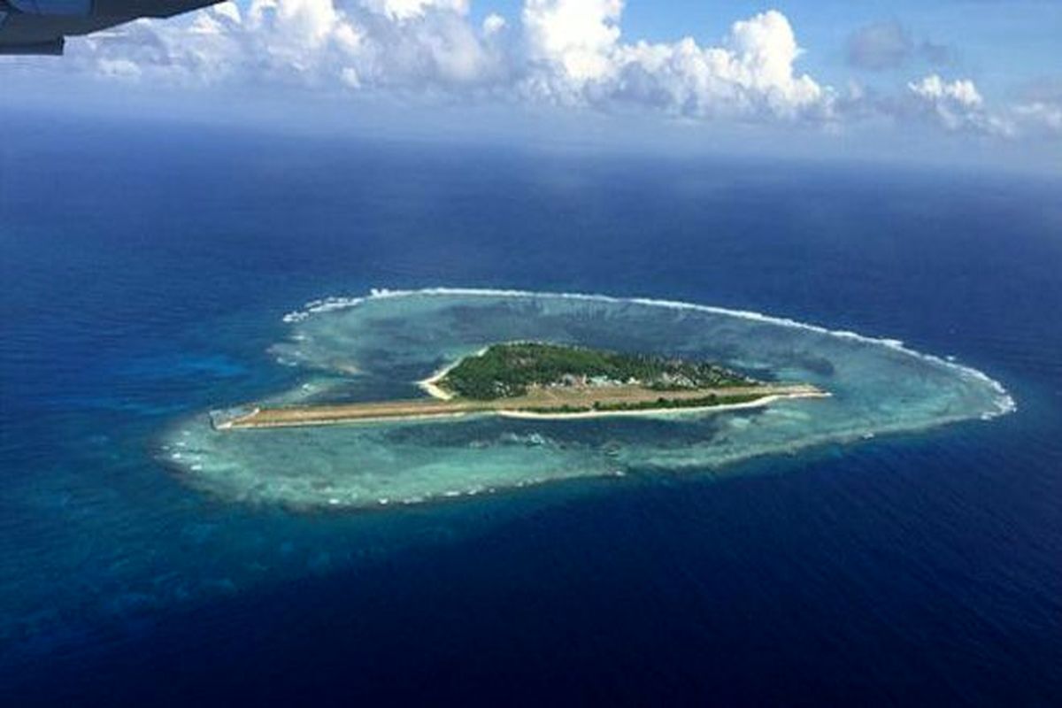 ورود معترضان فیلیپینی به یک جزیره در دریای چین