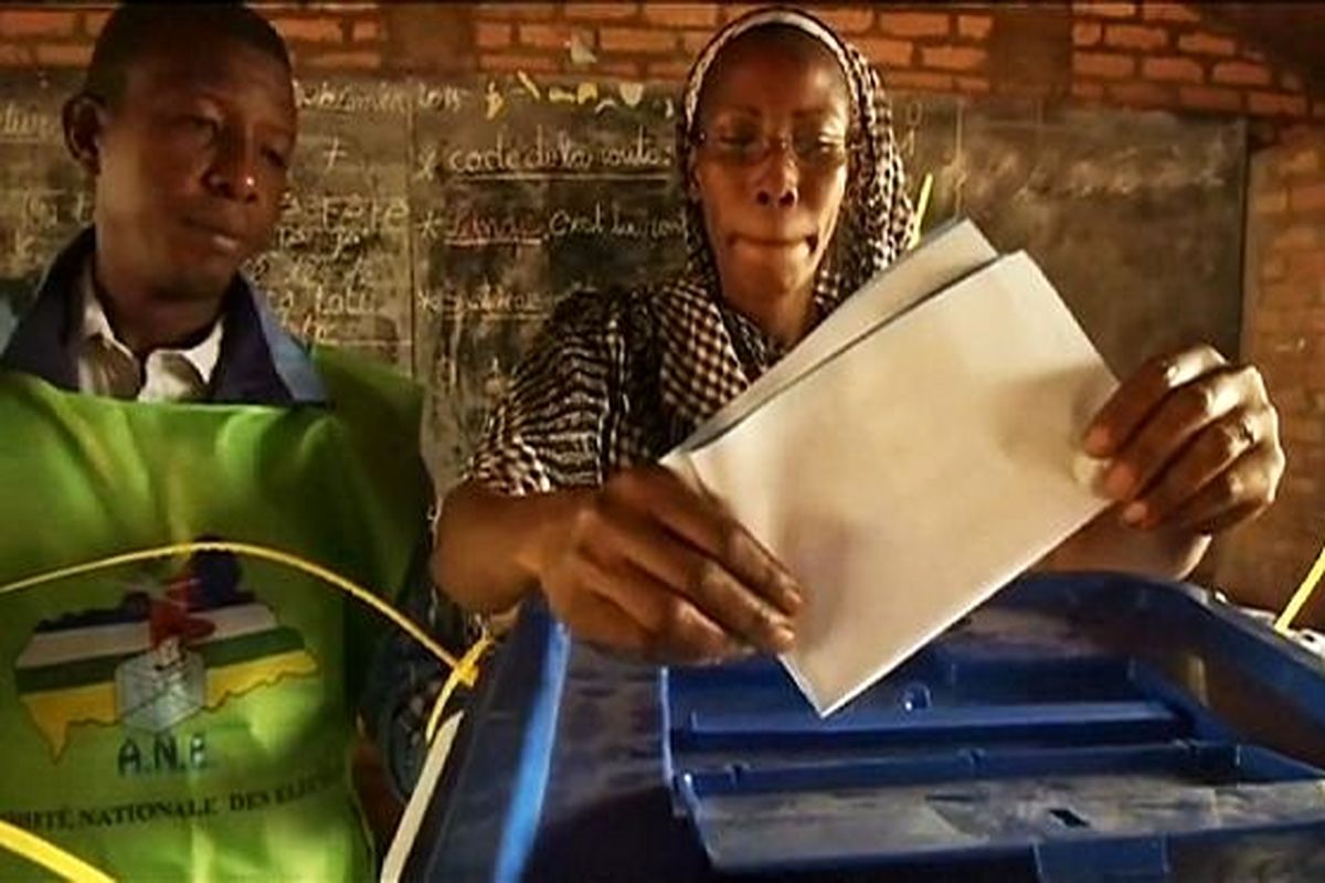 آغاز رای‌گیری برای انتخابات ریاست‌جمهوری و پارلمانی درآفریقای مرکزی