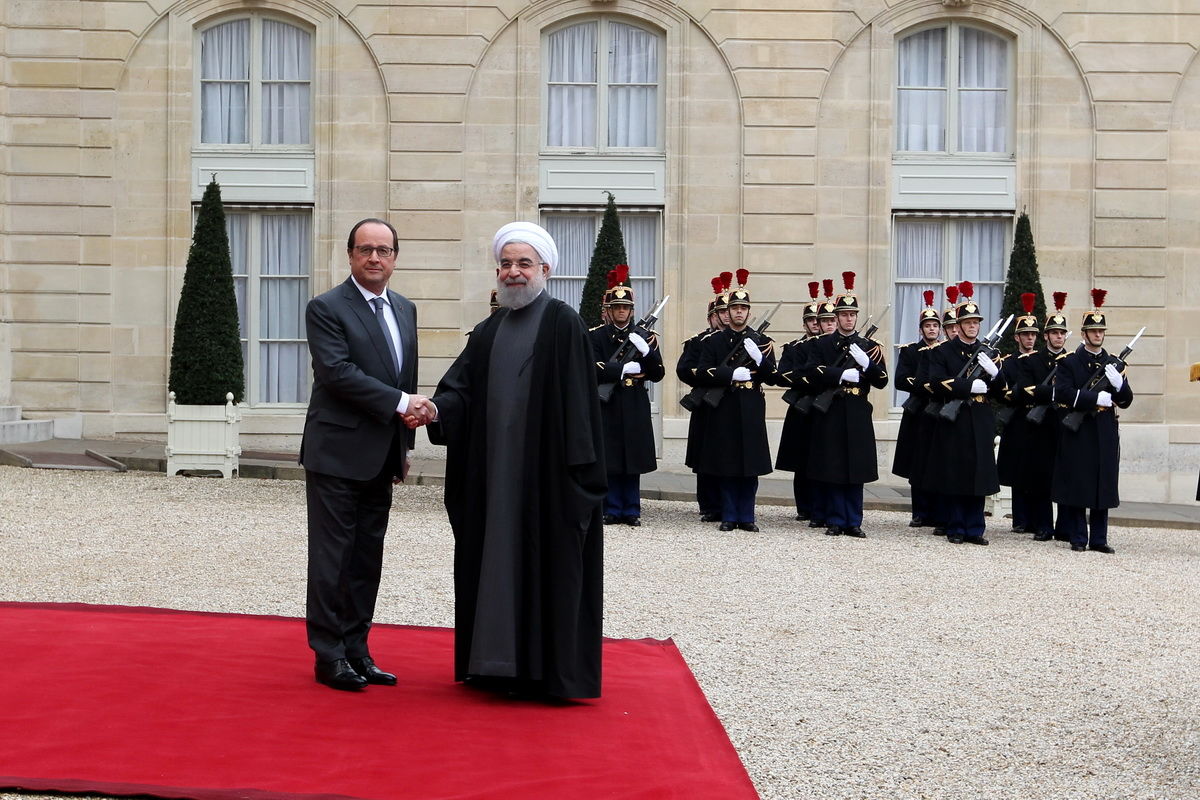 استقبال رسمی رییس‌ جمهوری فرانسه از دکتر روحانی