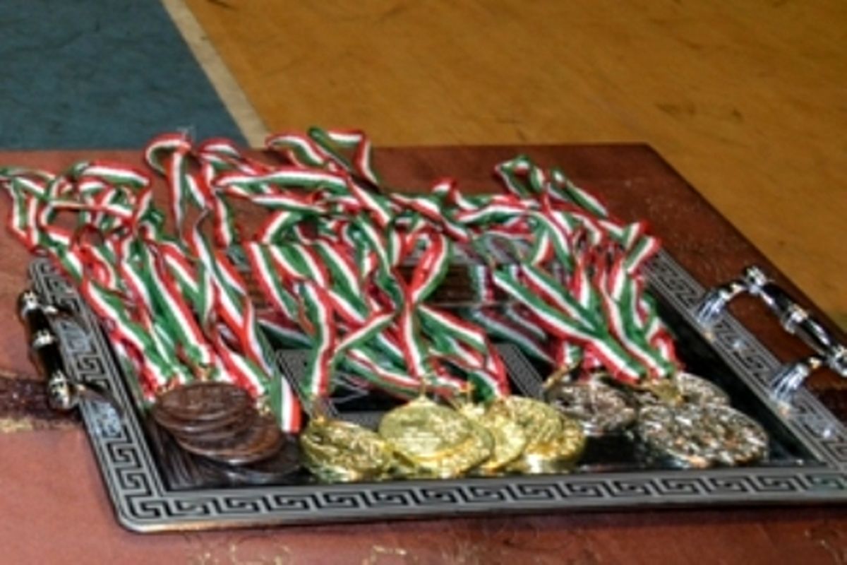 تیم کاراته خواهران واحد شهر قدس قهرمان کشوری شد