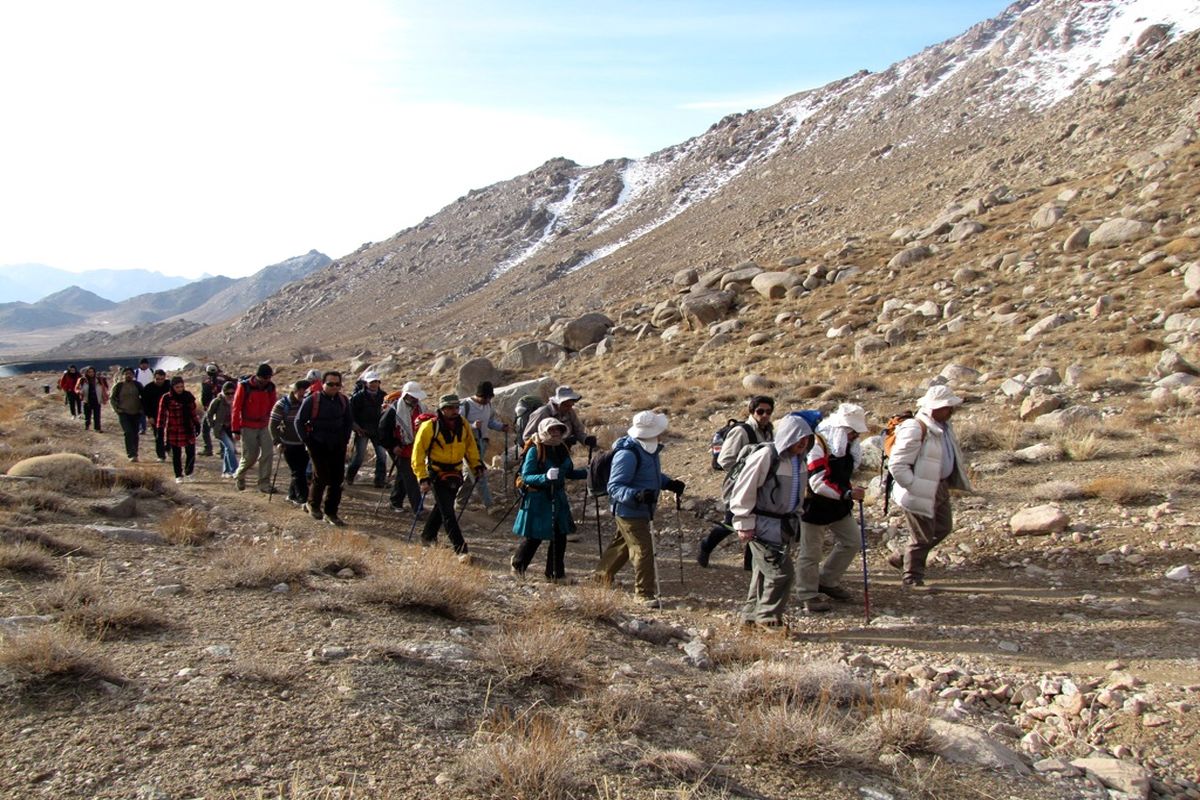 ۵۰۰ کوهنورد به قله آق داغ بجنورد صعود کردند