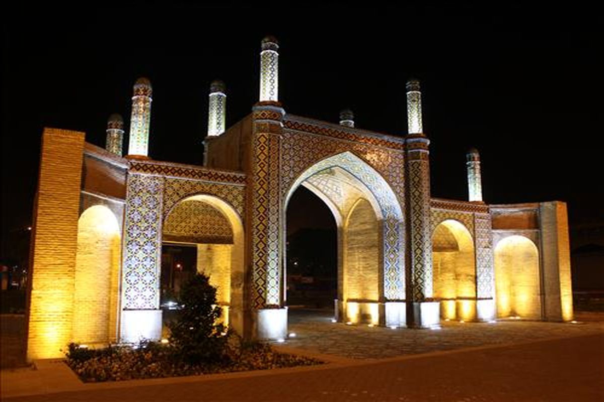 نورپردازی دروازه تهران قدیم قزوین به پایان رسید