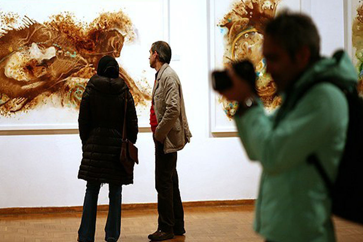 هنرمند جانباز نمایشگاه نقاشی برگزار می کند
