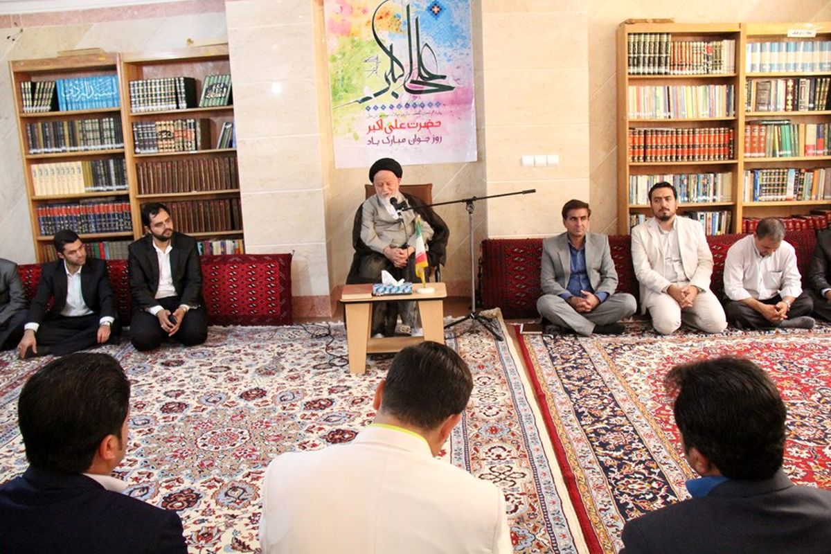 سرآمدان جوان استان سمنان با آیت الله شاهچراغی دیدار کردند