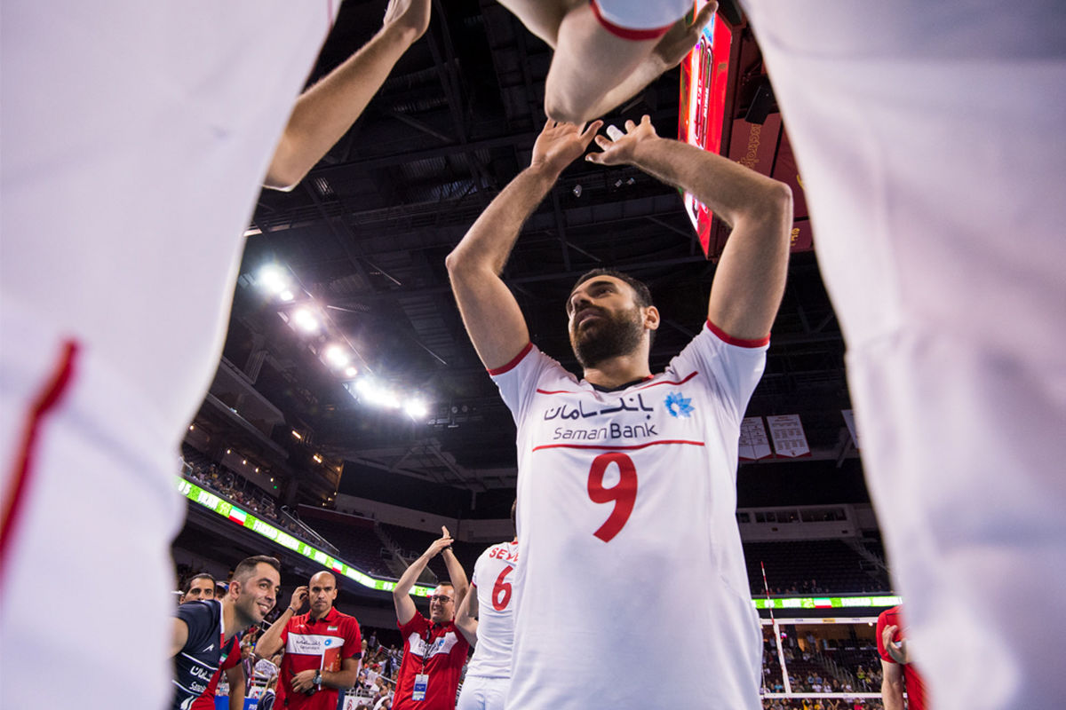 هواداران پرشور والیبال ایران و لهستان/ عکس
