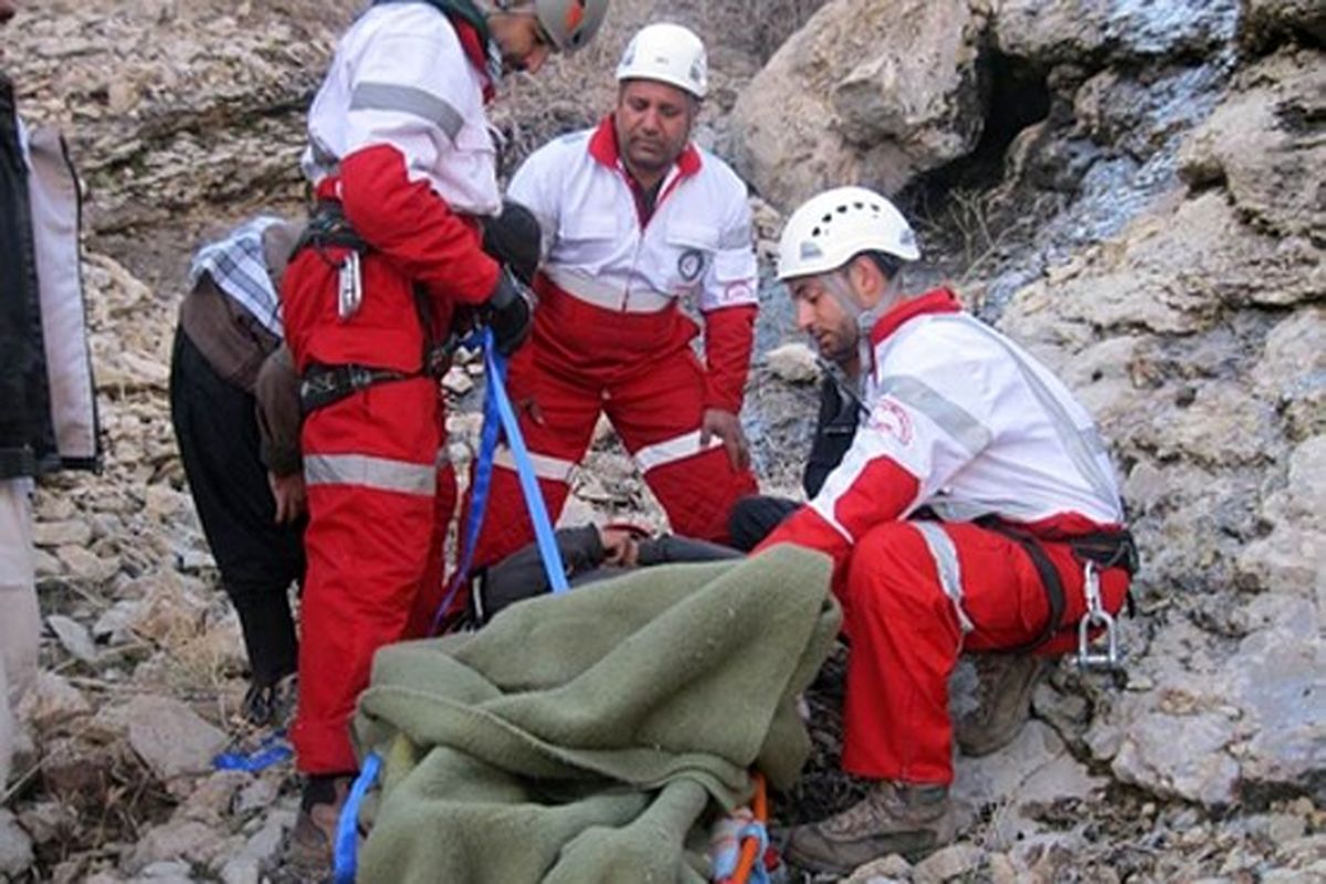 مرگ پیرمرد ۶۰ ساله در سقوط از ارتفاعات طبس