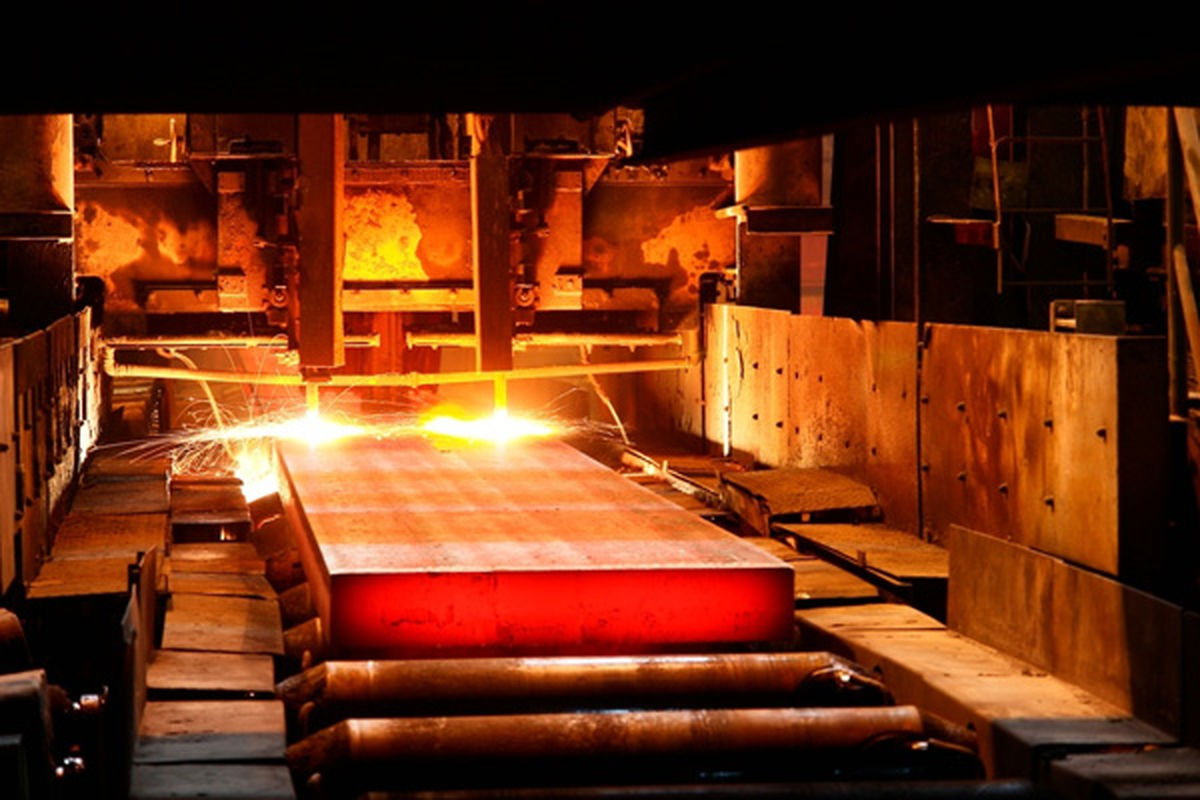 رشد ۵.۱ درصدی فولاد ایران در پنج ماهه ۲۰۱۵
