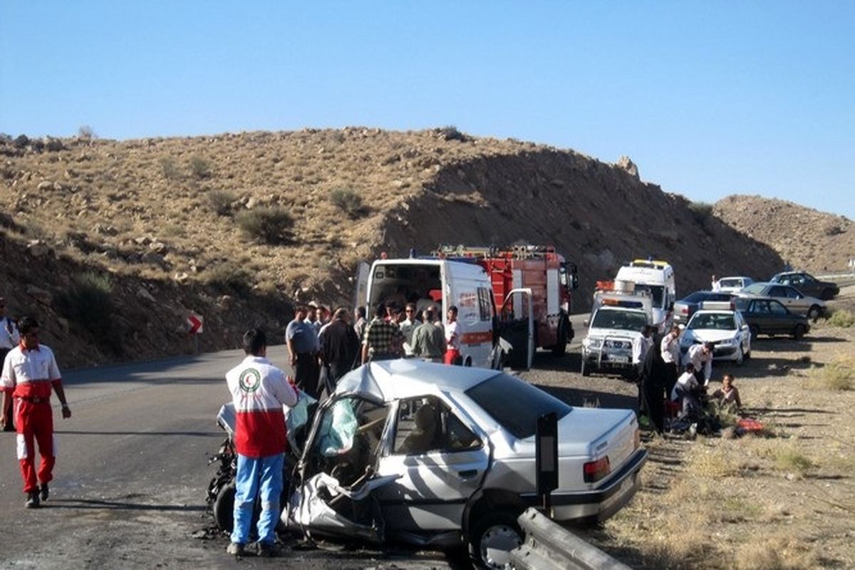 یک کشته در نتیجه برخورد پژو ۴۰۵ با حفاظ روی پل در زنجان