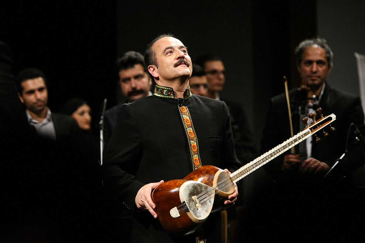 کیوان ساکت به همراه ارکستر ملی روی سن می‌رود