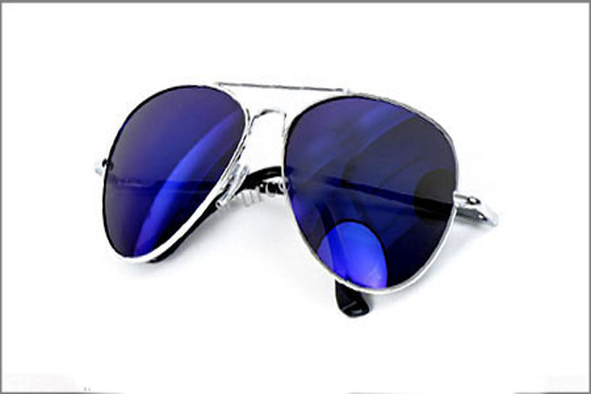 شیشه آبی رنگ عینک آفتابی برای چشم مضر است
