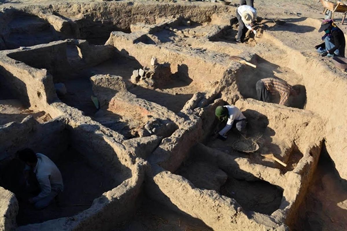 کشف چند اثر تاریخی ۹هزار ساله در کاوش‌های باستان شناسی در جیرفت
