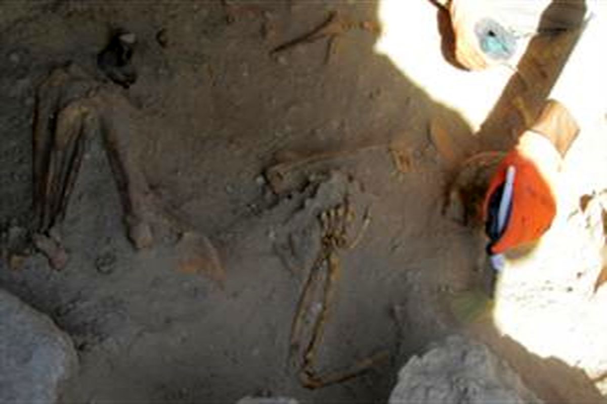 کشف گورهایی متعلق به عصر آهن در استان سمنان