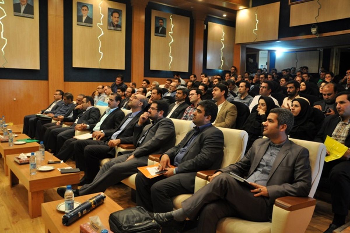 نخستین سمینار بررسی ضوابط و مقررات ساختمانی در قزوین برگزار شد