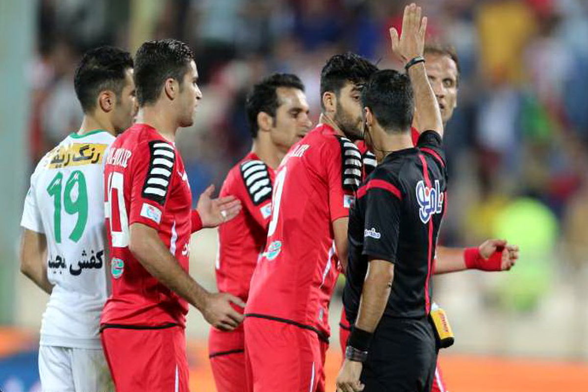 محرومیت داور قانونی است یا غیرقانونی؟