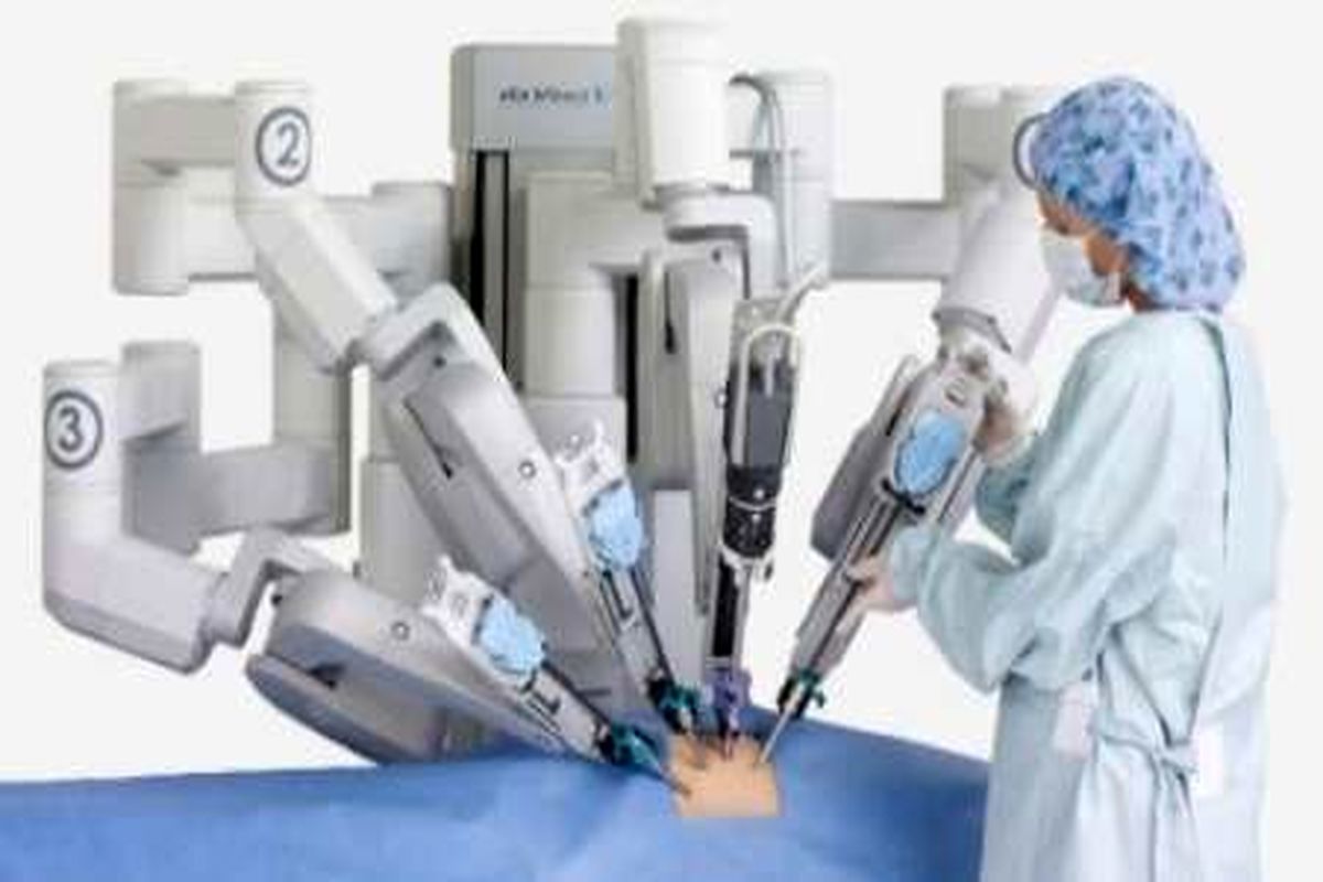 نمایش معرفی روش جدید جراحی‌های زنان با ربات