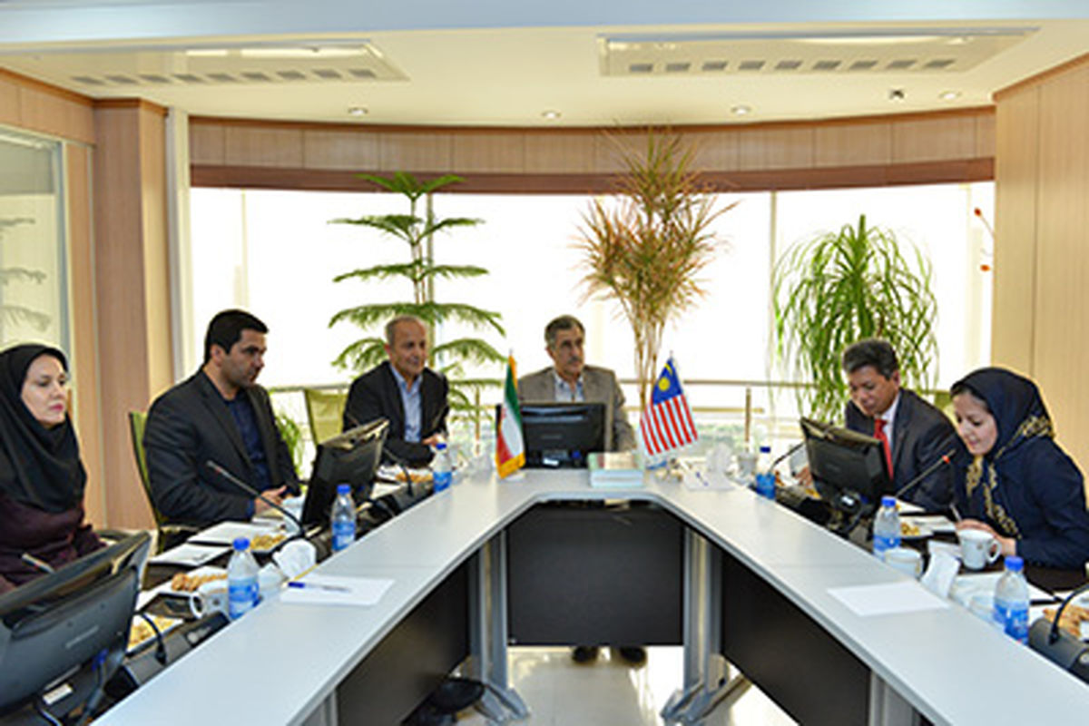 حضور سفیر مالزی و هیئت تجاری همراه در اتاق بازگانی تهران