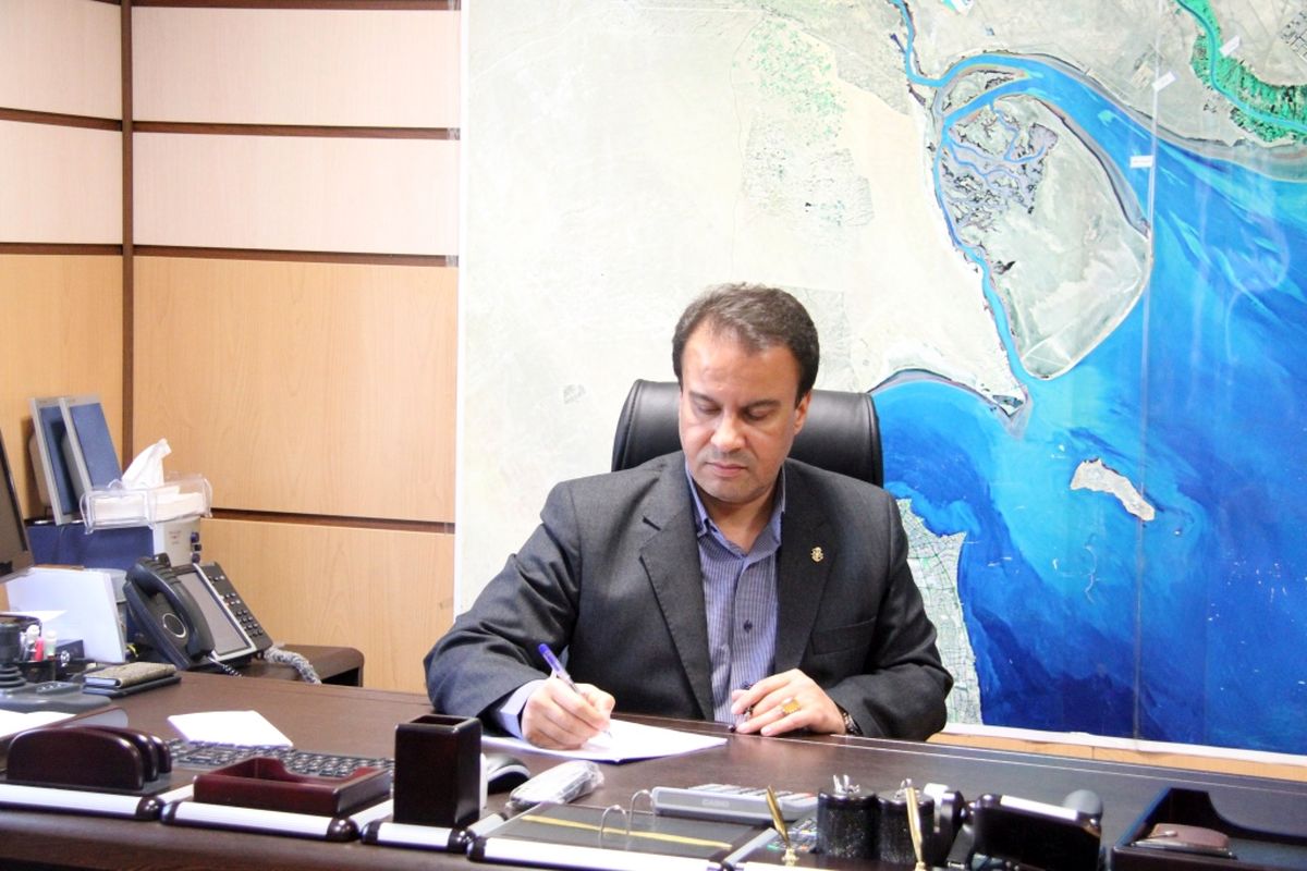 مدیر بنادر و دریانوردی آبادان هفته نیروی انتظامی را تبریک گفت
