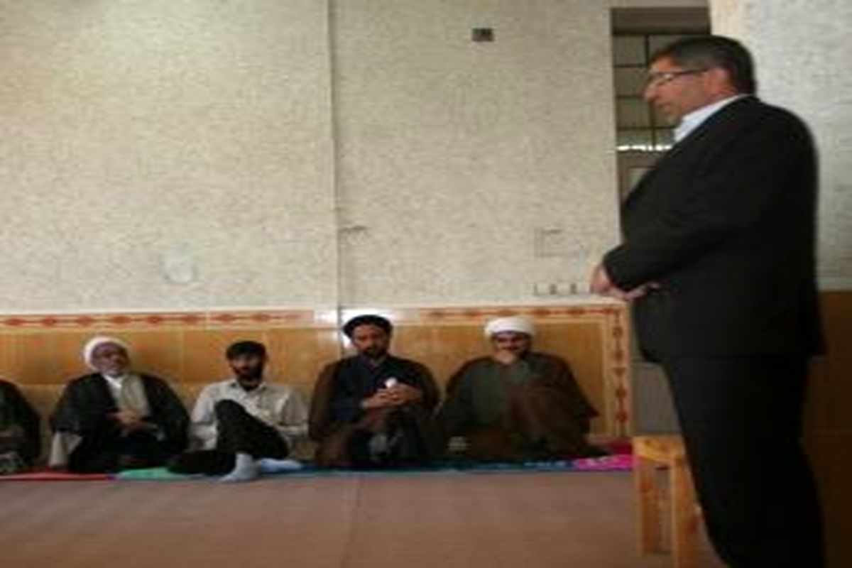 مدیر کل محیط زیست لرستان با روحانیون حوزه علمیه خرم آباد دیدار کرد