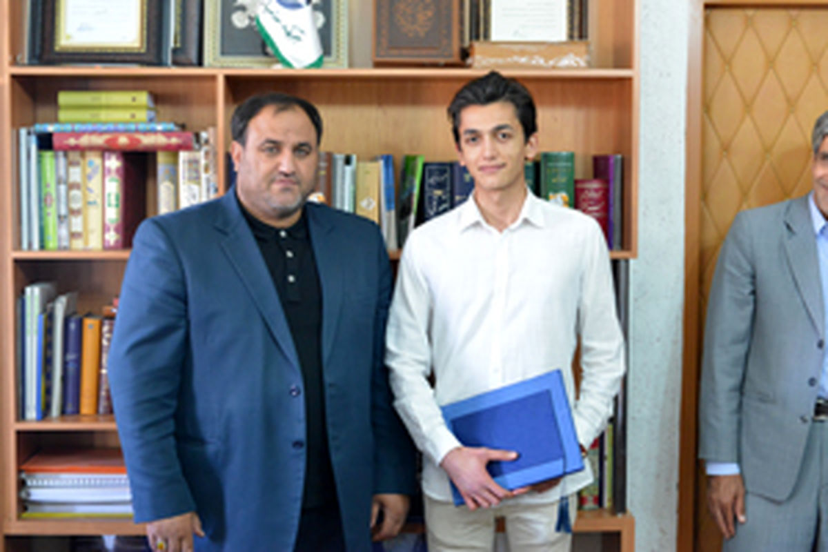 جوان ترین دانشمند ایرانی را به عضویت اتاق فکر شهرداری ارومیه درآورد