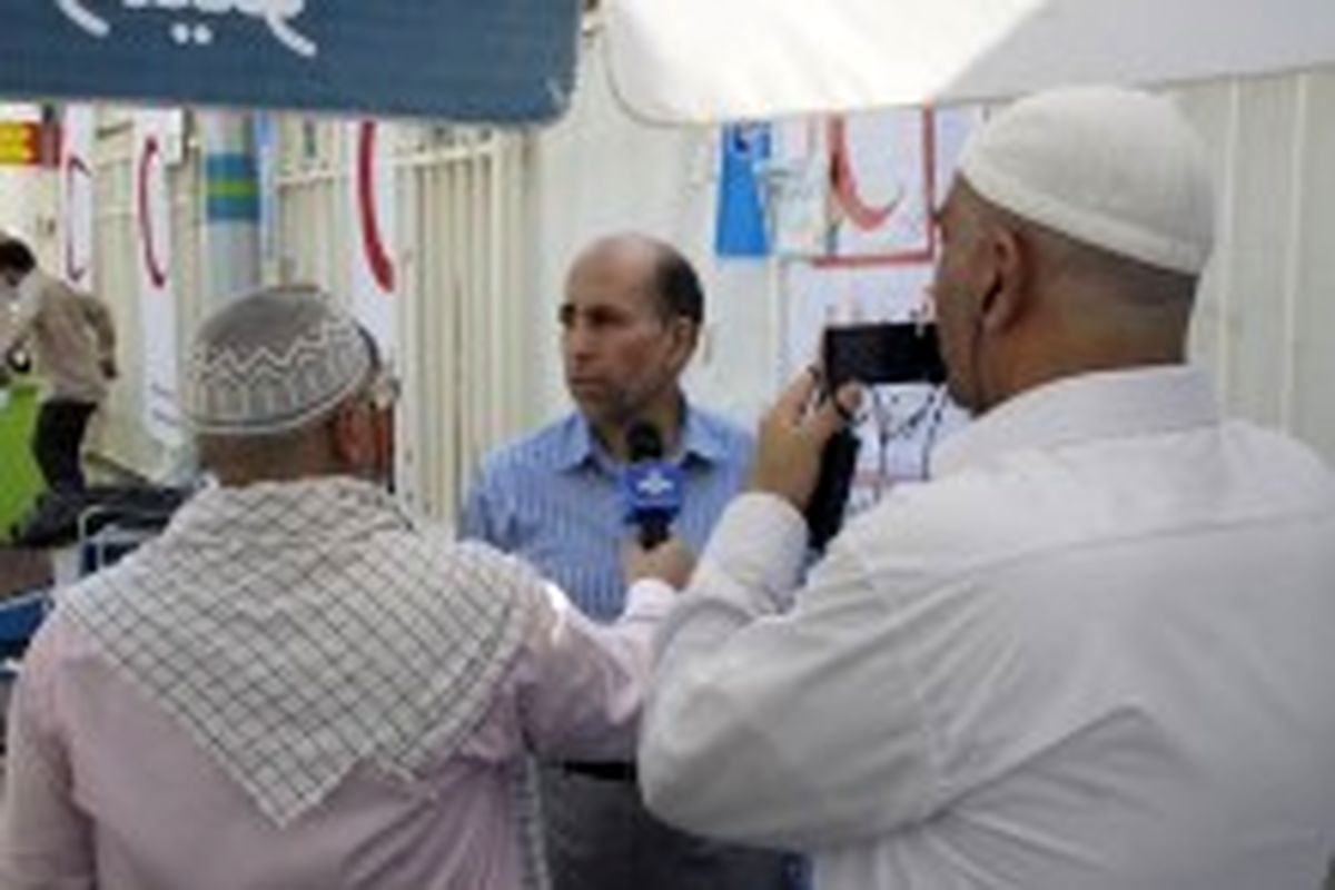 ﻿بازدید رئیس جمعیت هلال‌احمر از سردخانه مکه و روند شناسایی جان‌باختگان ایرانی