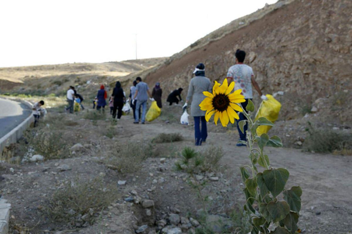 پاکسازی محوطه تفریحی 