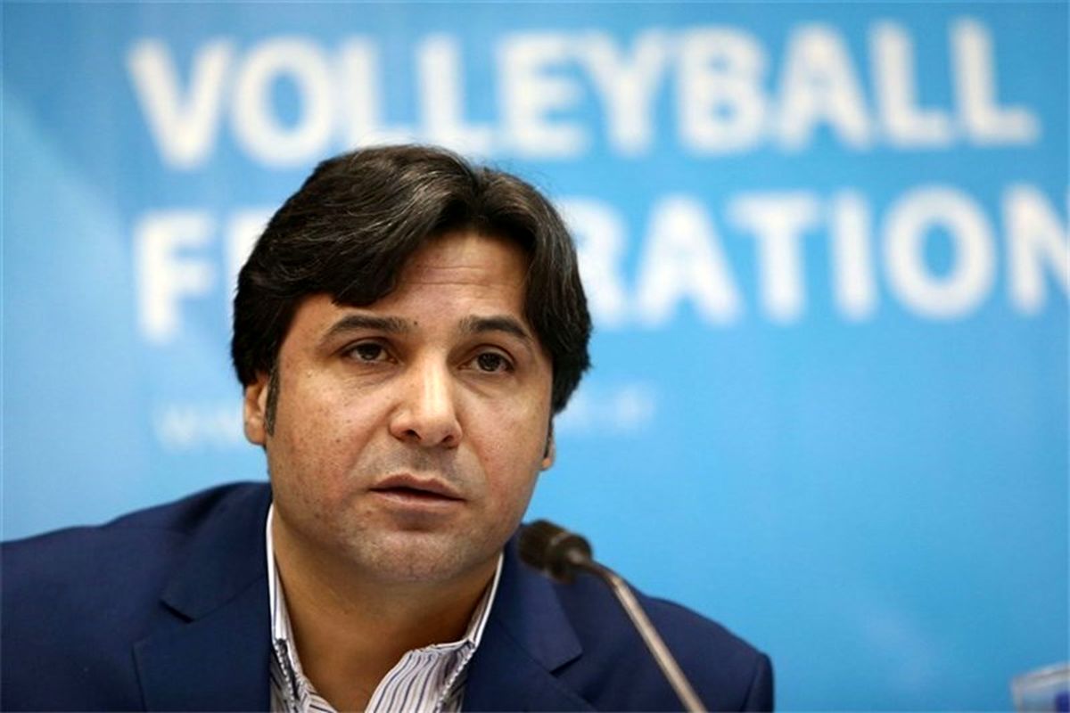 افشاردوست: عملکرد تیم ملی را با حضور بزرگان والیبال بررسی خواهیم کرد