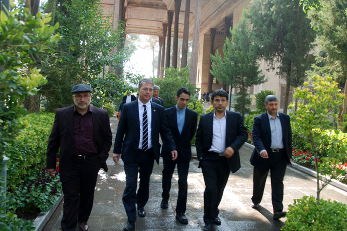 برنامه‌های آتی وزارت راه و شهرسازی را برای کاهش اثرات آلاینده‌ها در اصفهان