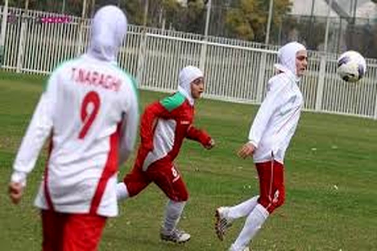 دوازده فوتبالیست دختر  ایلامی به فستیوال ملی فوتبال دعوت شدند
