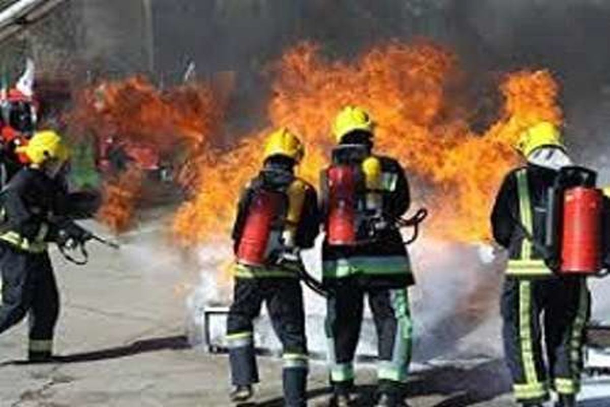 آتش‌سوزی مجتمع تجاری در خیابان ولی‌عصر(عج)