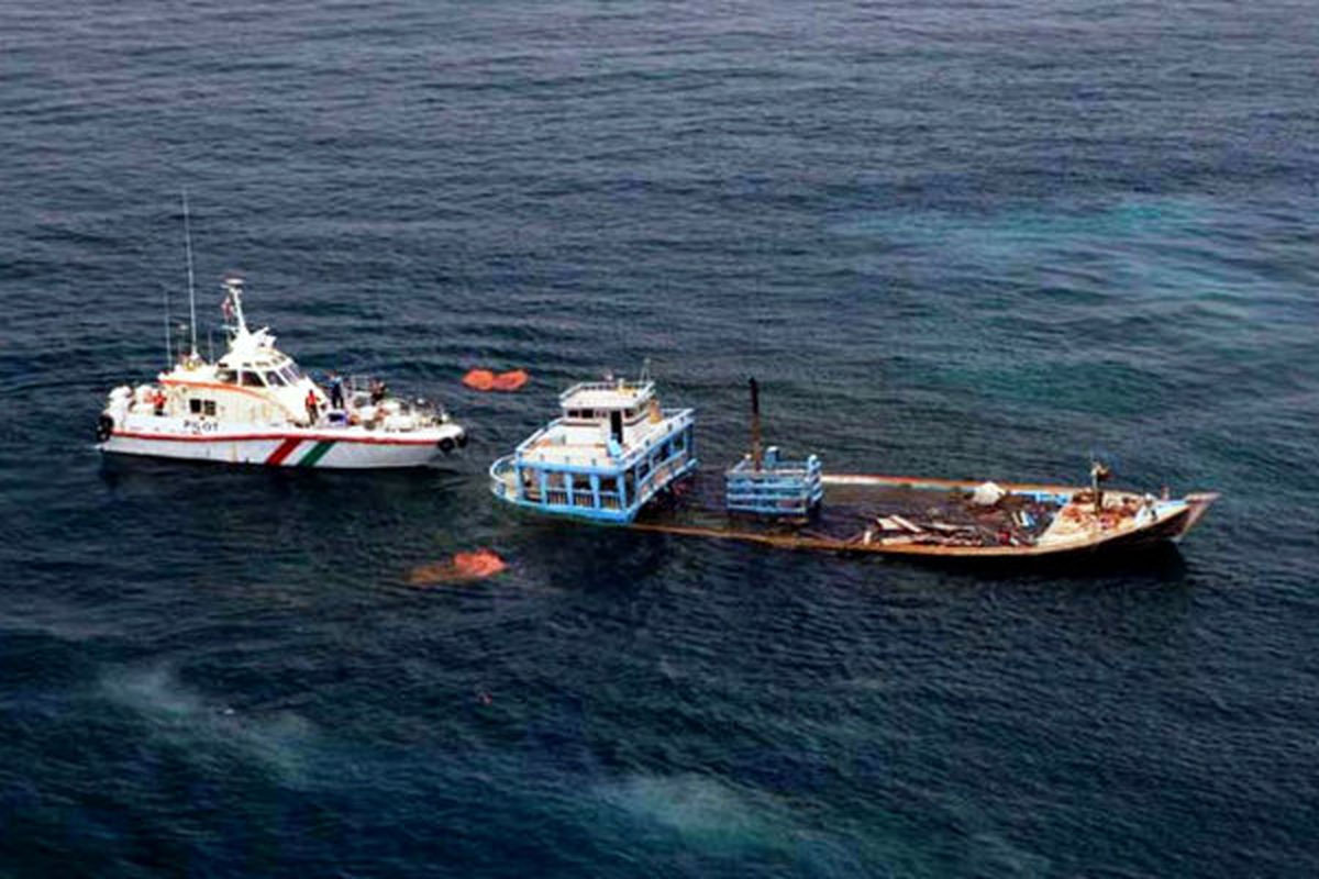 نجات جان ۶ نفر دریانورد ایرانی در آب‌های جزیره ابوموسی