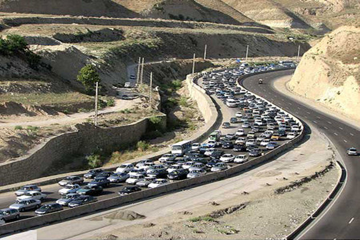 افزایش حجم ترافیک در محورهای خروجی شیراز/کنترل رفتار رانندگان با ۸۰دوربین