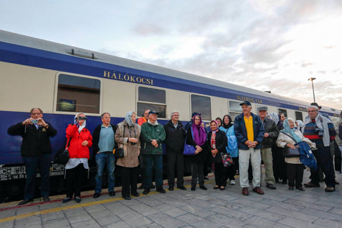 ورود سومین قطار گردشگران اروپایی به ایران