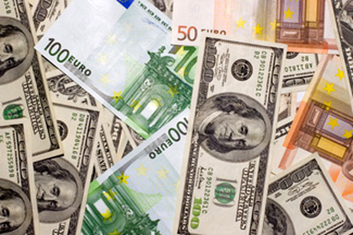 ارزش دلار و یورو کاهش یافت