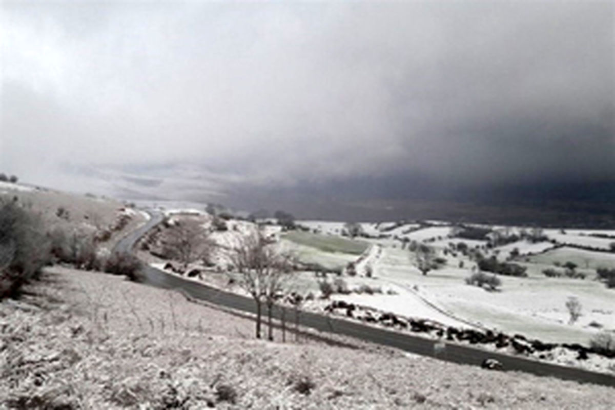 بارش برف در گردنه‌های قسطین‌لار و هجیب استان قزوین ادامه دارد